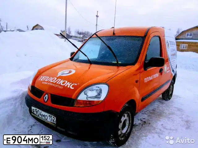 Фото автомобиля RENAULT KANGOO, 2004 — госномер Е904МО152. Цвет: Оранжевый