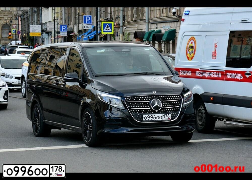 Фото автомобиля MERCEDES B-KLASSE, 2011 — госномер О996ОО178. Цвет: ЧЕРНЫЙ
