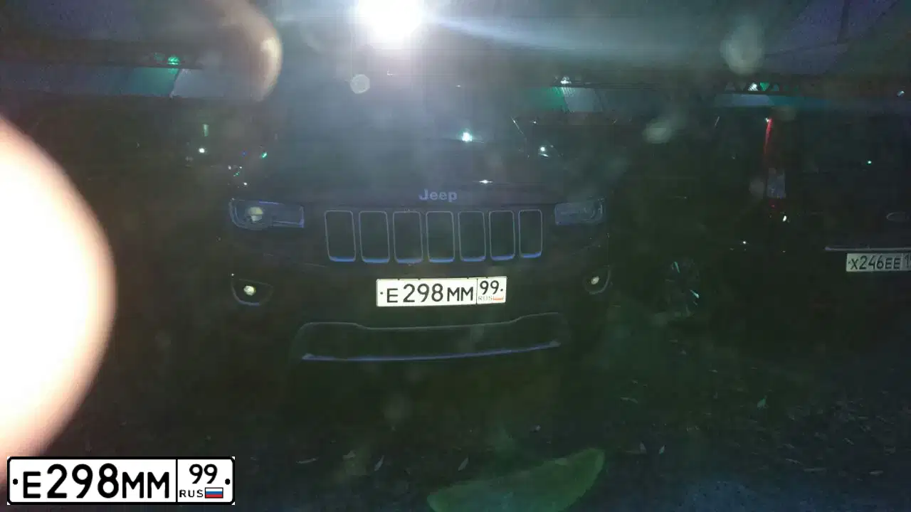 Фото автомобиля TOYOTA VERSO, 2012 — госномер Е298ММ99. Цвет: СЕРЕБРИСТЫЙ