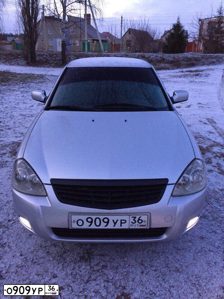 Фото автомобиля LADA 2172 PRIORA, 2008 — госномер Х404АХ136. Цвет: светло-серебристый металлик