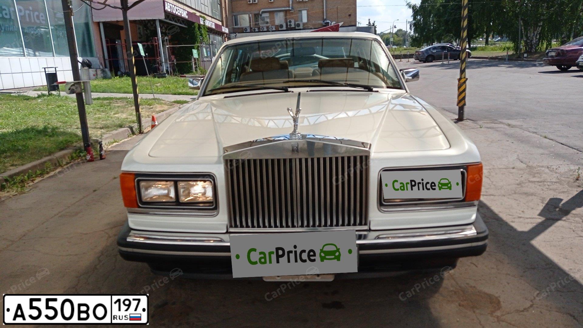 Фото автомобиля ROLLS ROYCE ROLLS-ROYCE SILVER SPIRIT, 1987 — госномер Н444НЕ78. Цвет: Белый