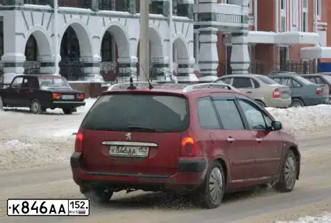 Фото автомобиля PEUGEOT 307, 2004 — госномер Н863СТ68. Цвет: КРАСНЫЙ-ЧЕРНЫЙ