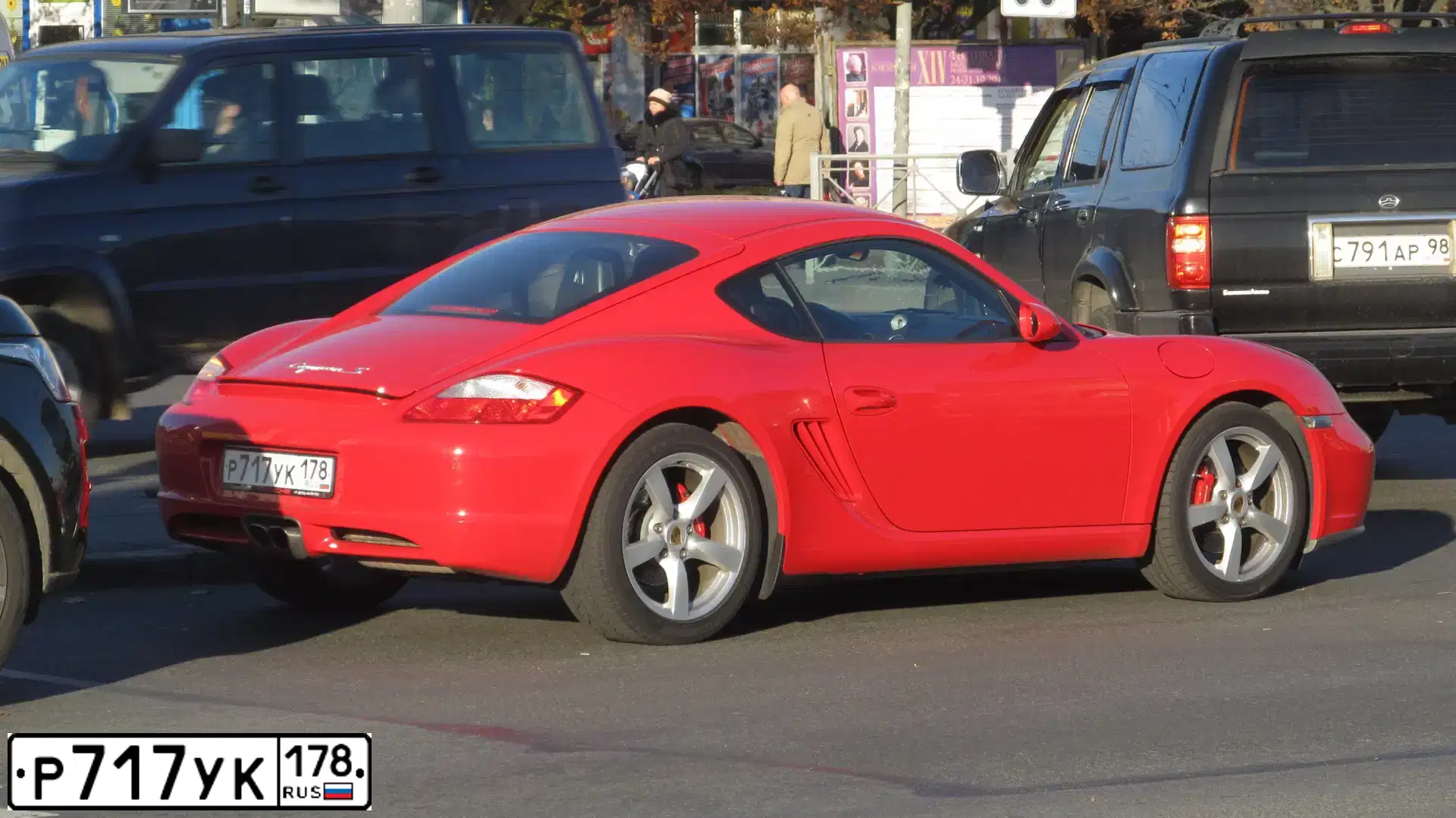 Фото автомобиля PORSCHE CAYMAN, 2006 — госномер У606РМ152. Цвет: Красный