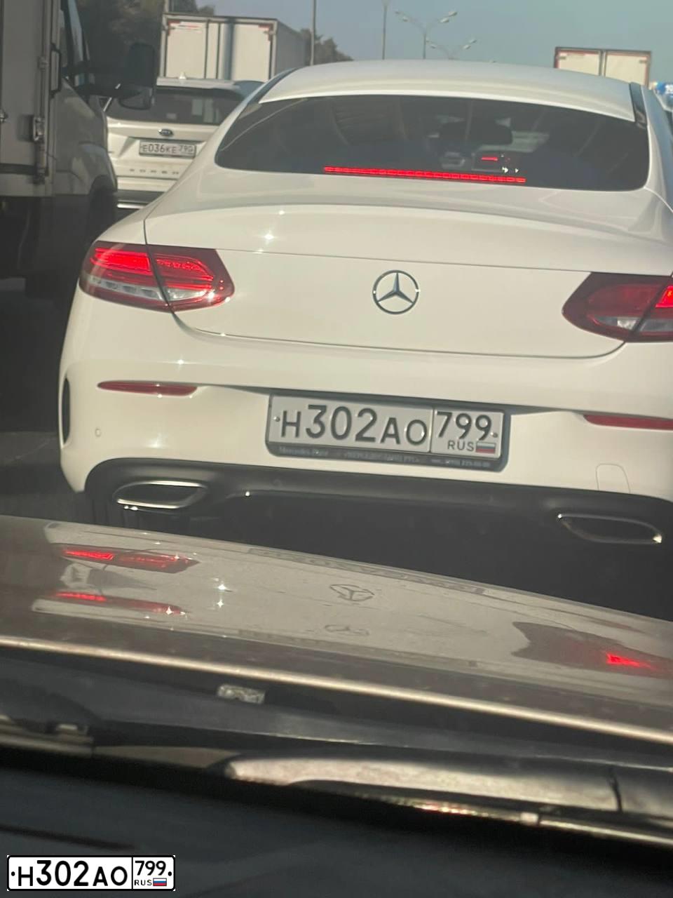Фото автомобиля MERCEDES C-KLASSE, 2017 — госномер Н302АО799. Цвет: БЕЛЫЙ