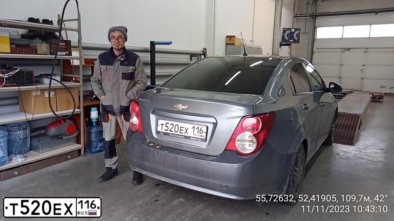 Фото автомобиля CHEVROLET AVEO, 2013 — госномер Т520ЕХ116. Цвет: СЕРЫЙ МЕТАЛЛИК