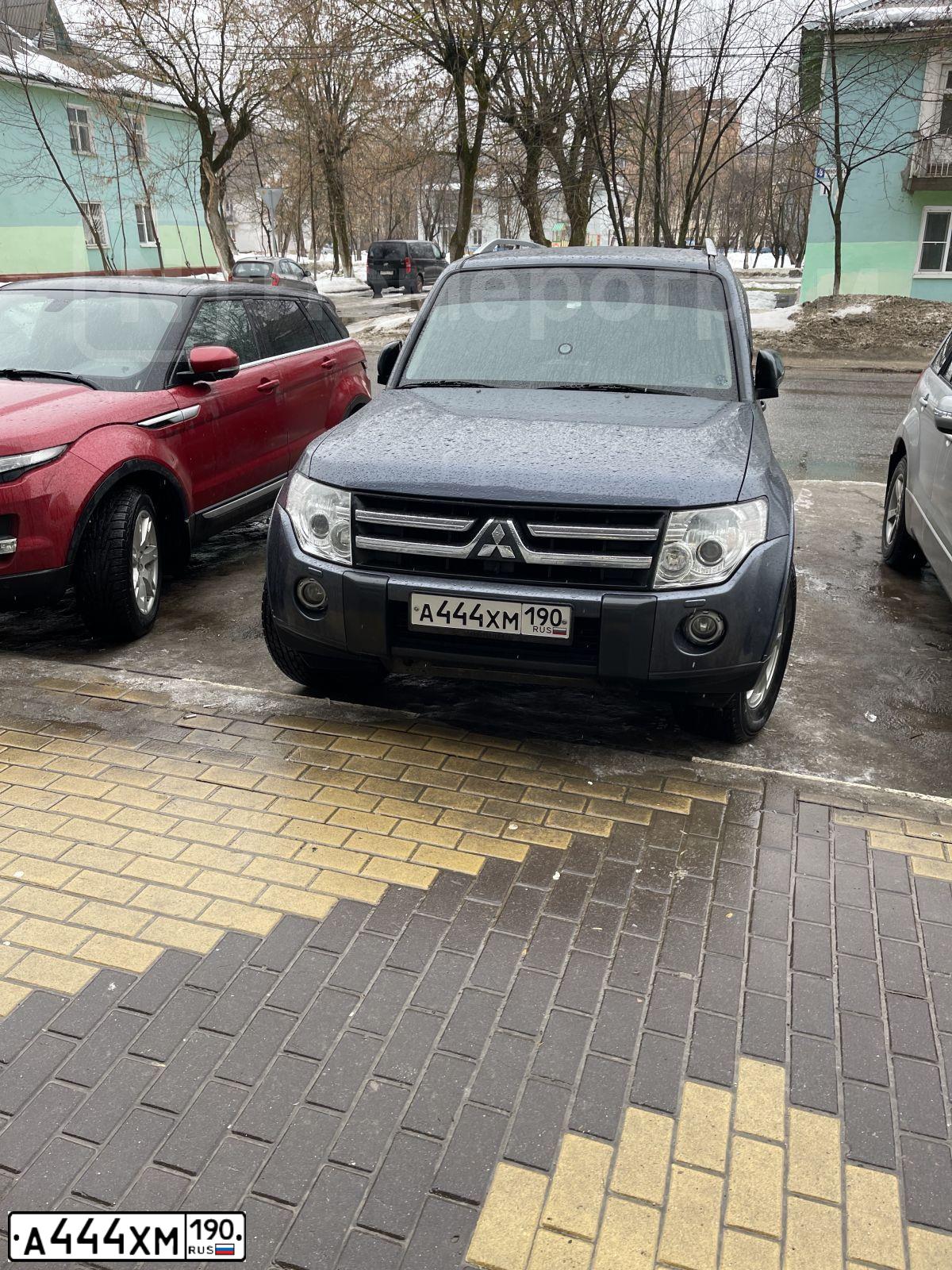 Фото автомобиля VOLKSWAGEN SHARAN, 2001 — госномер А601АВ750. Цвет: ЧЕРНЫЙ