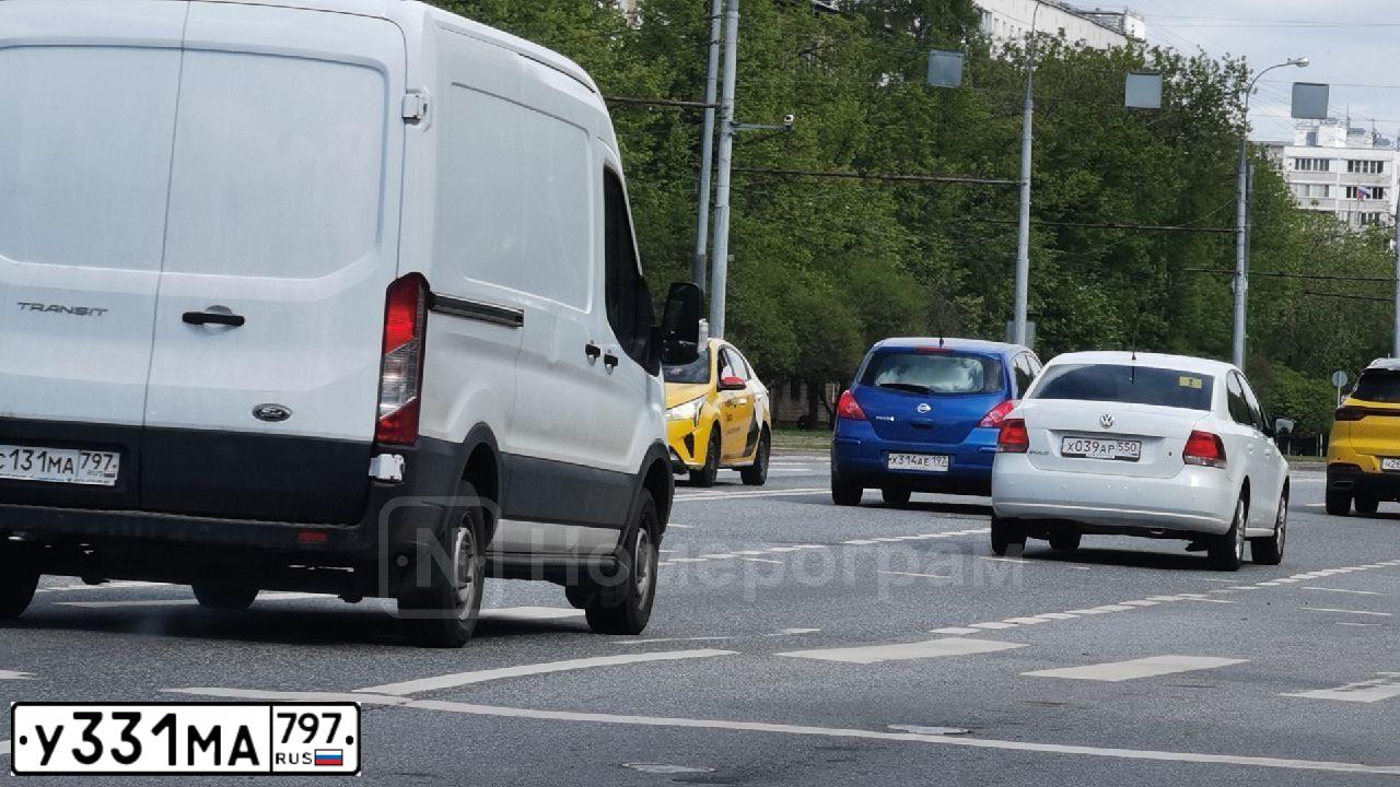 Фото автомобиля INFINITI QX80 /QX56/, 2015 — госномер Н020ТК750. Цвет: ТЕМНО-БОРДОВЫЙ