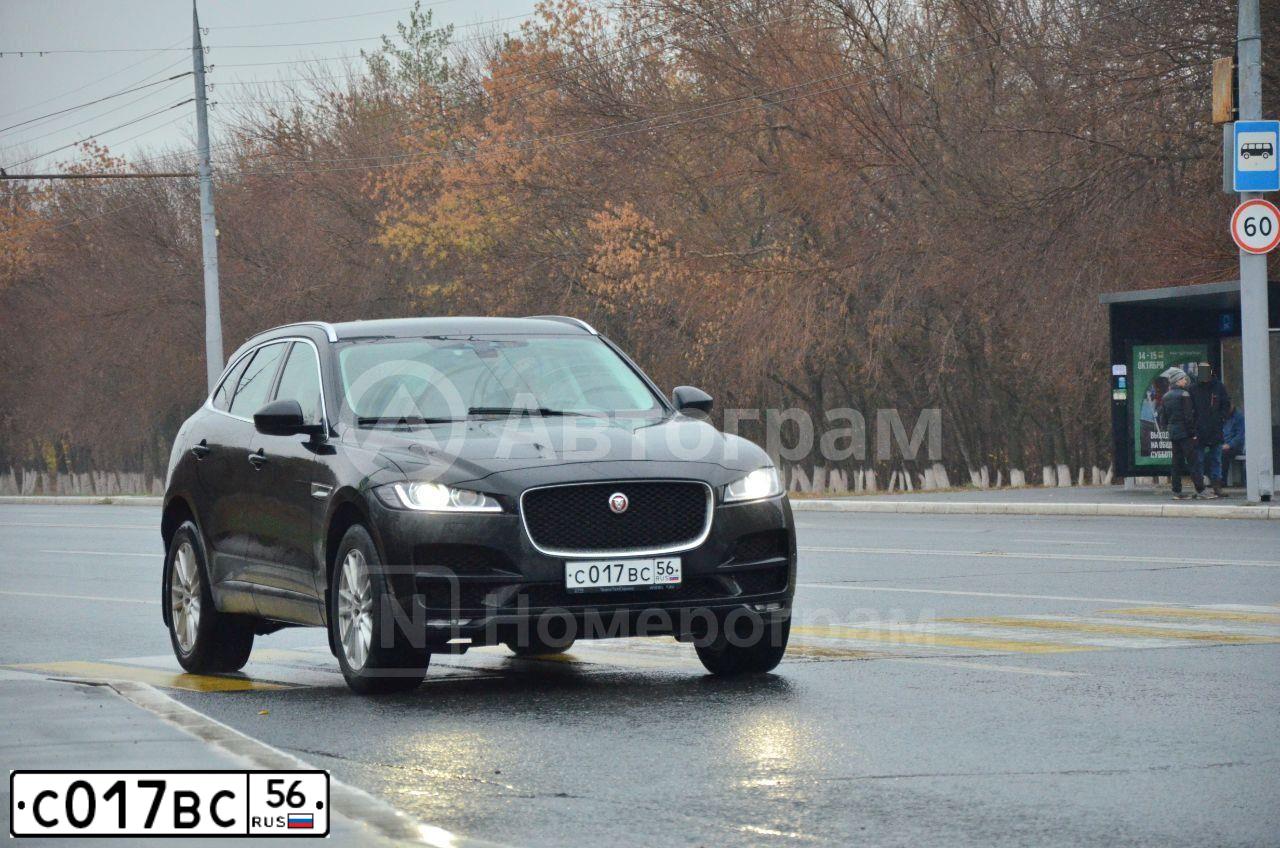 Фото автомобиля JAGUAR F-PACE, 2017 — госномер С017ВС56. Цвет: ЧЕРНЫЙ
