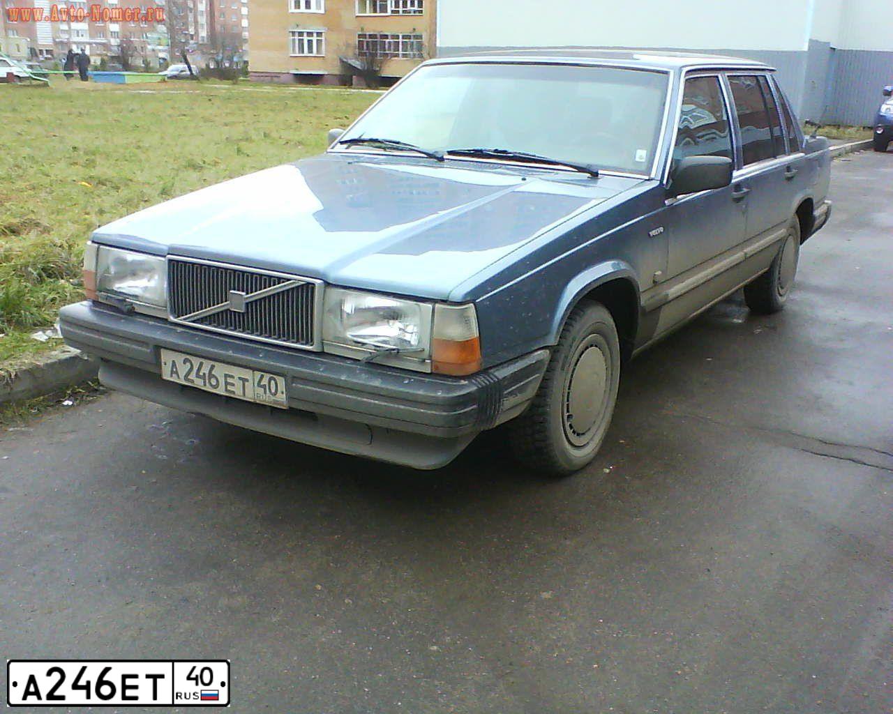 Фото автомобиля VOLVO 740, 1987 — госномер А246ЕТ40. Цвет: СИНИЙ