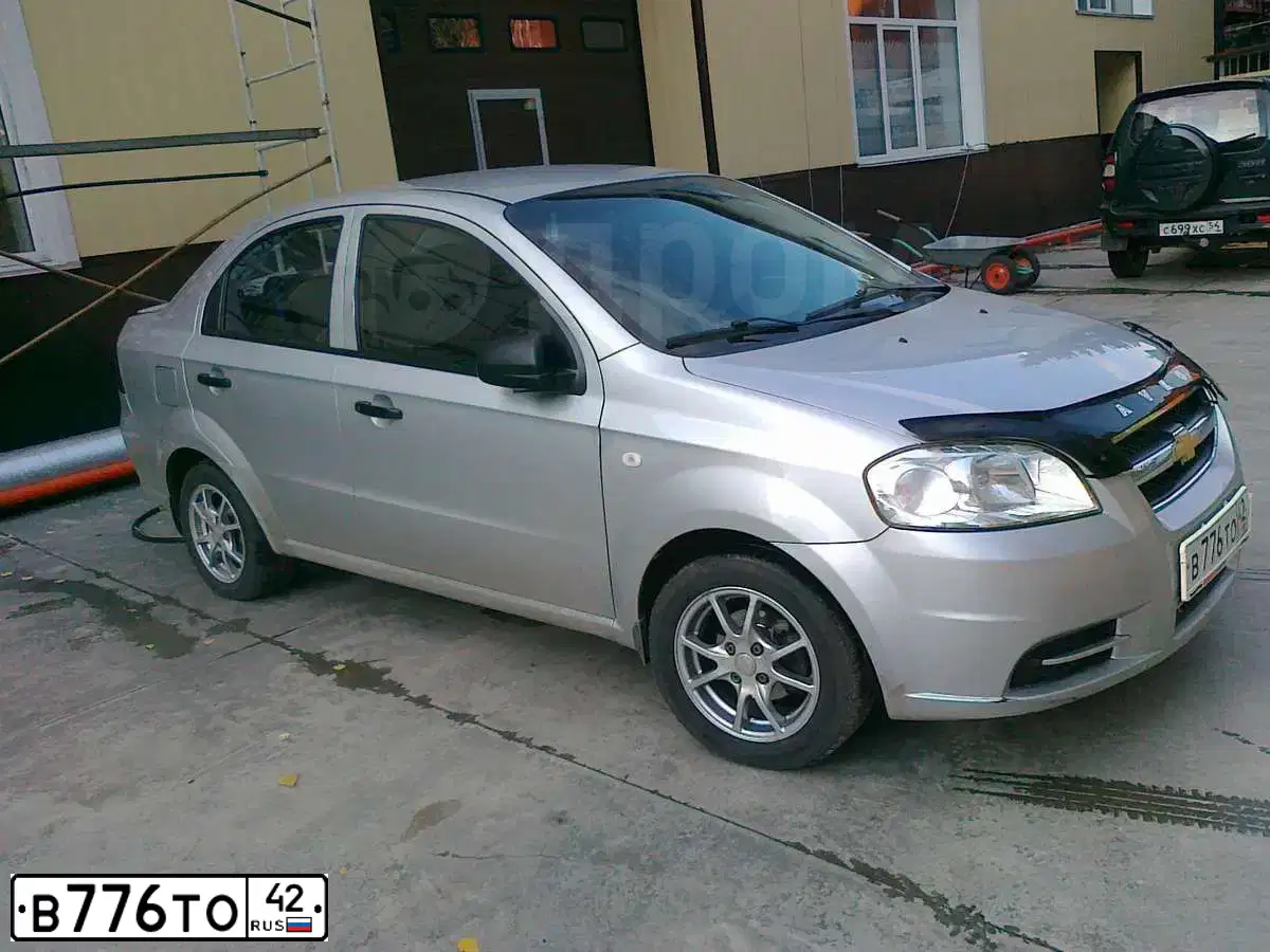 Фото автомобиля CHEVROLET AVEO, 2007 — госномер Е287ММ142. Цвет: СЕРЕБРИСТЫЙ