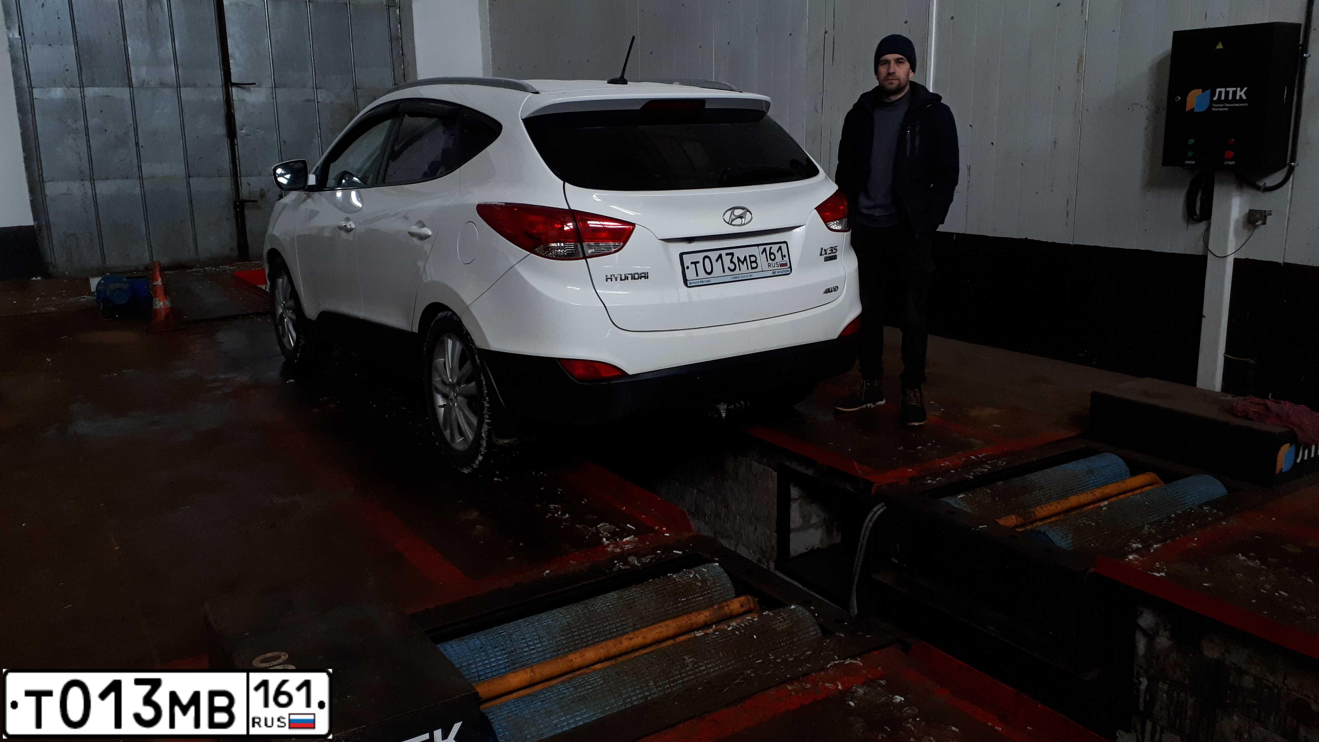 Фото автомобиля FORD FOCUS, 2009 — госномер Н023ТА15. Цвет: СЕРЫЙ