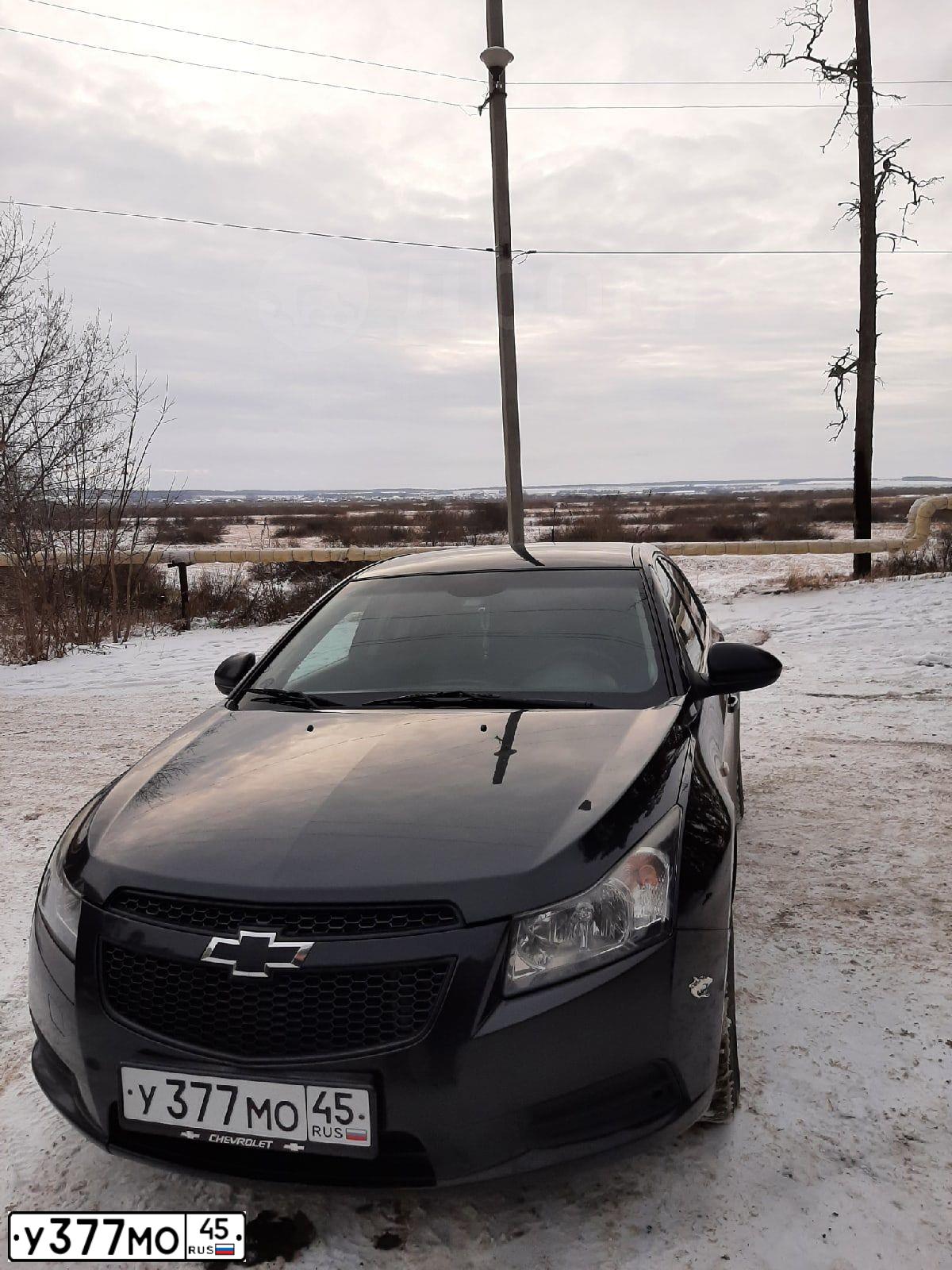 Фото автомобиля CHEVROLET CRUZE, 2010 — госномер Р139ОЕ196. Цвет: ЧЕРНЫЙ