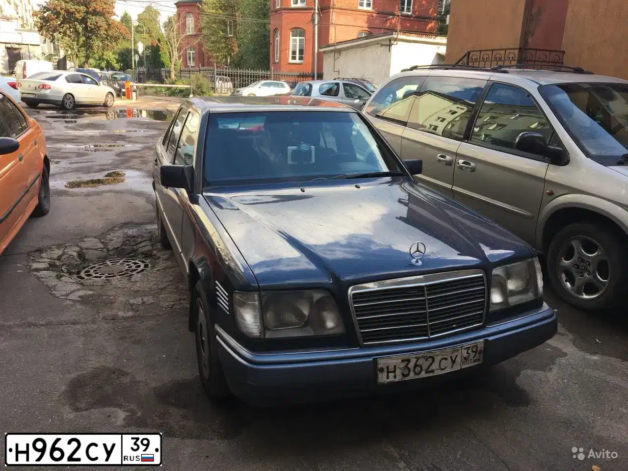 Фото автомобиля HONDA CIVIC, 1992 — госномер Н962СУ39. Цвет: КРАСНЫЙ