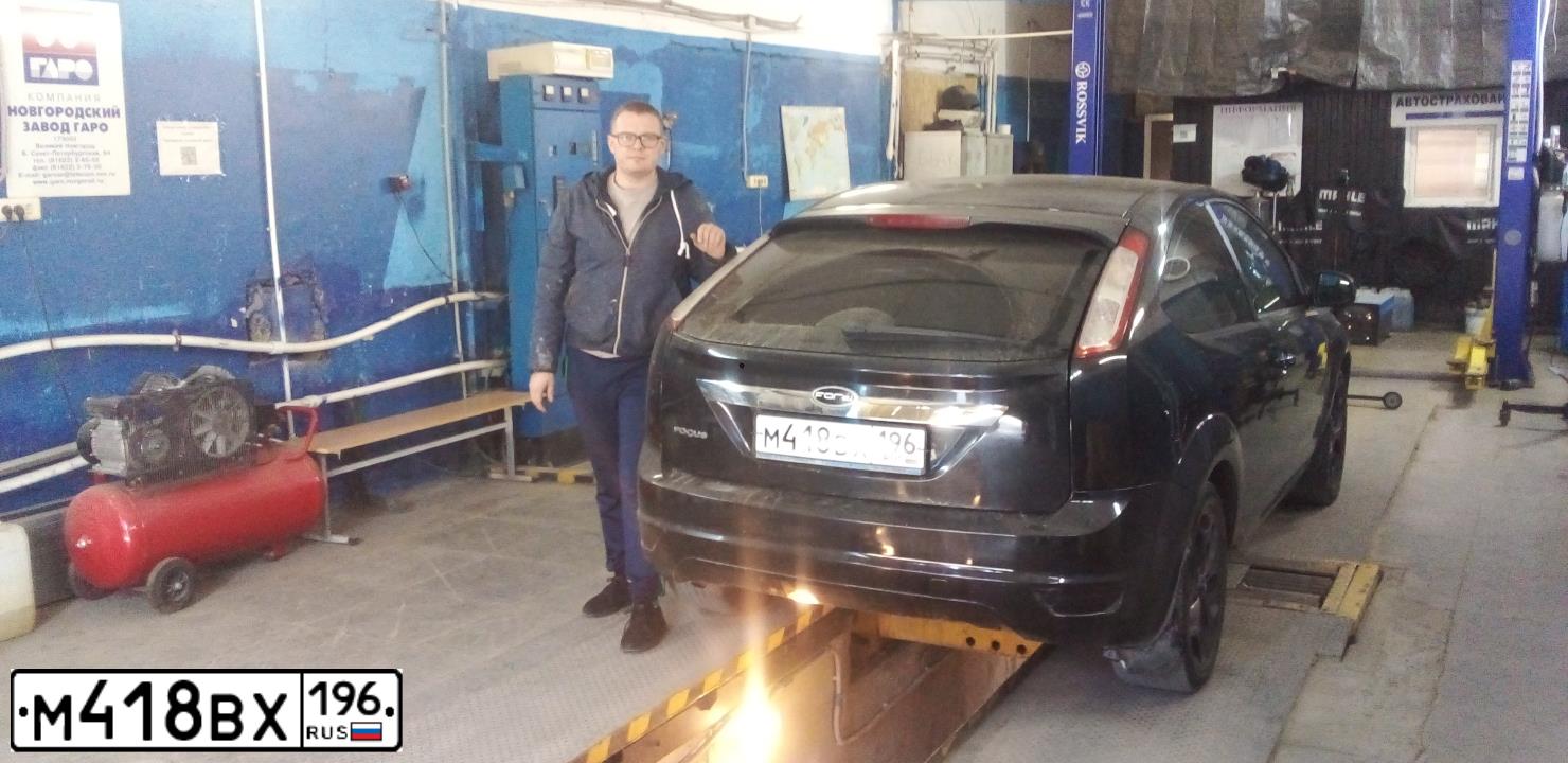 Фото автомобиля FORD D FOCUS, 2008 — госномер М418ВХ196. Цвет: ЧЕРНЫЙ