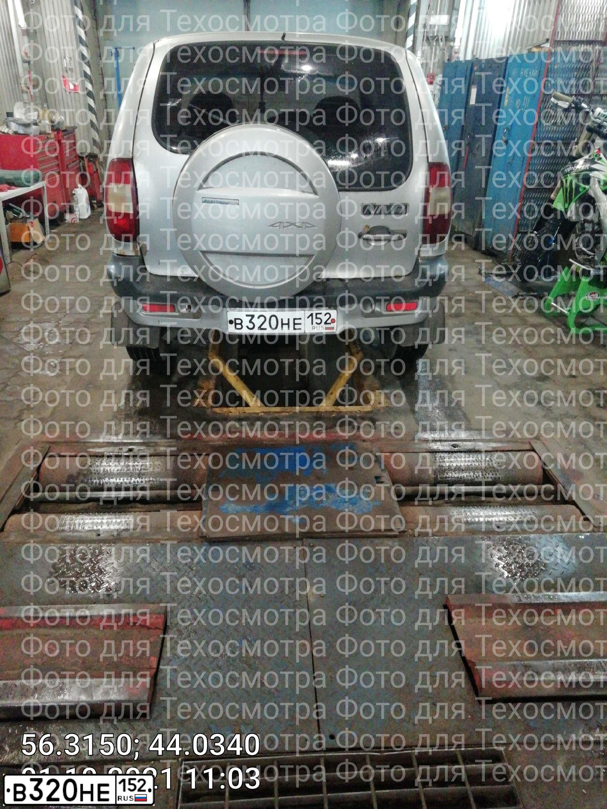 Фото автомобиля CHEVROLET NIVA, 2003 — госномер О469СА33. Цвет: СВЕТЛО-СЕРЫЙ
