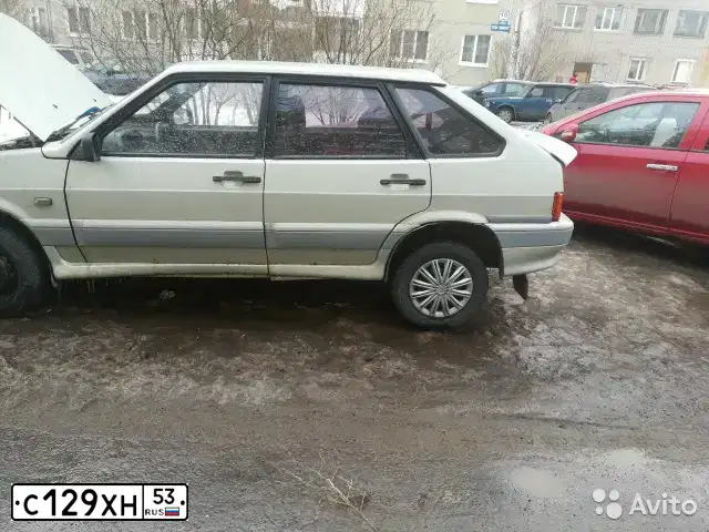 Фото автомобиля LADA 2114 SAMARA, 2004 — госномер У658МТ47. Цвет: МОЛОЧНО-БЕЛЫЙ
