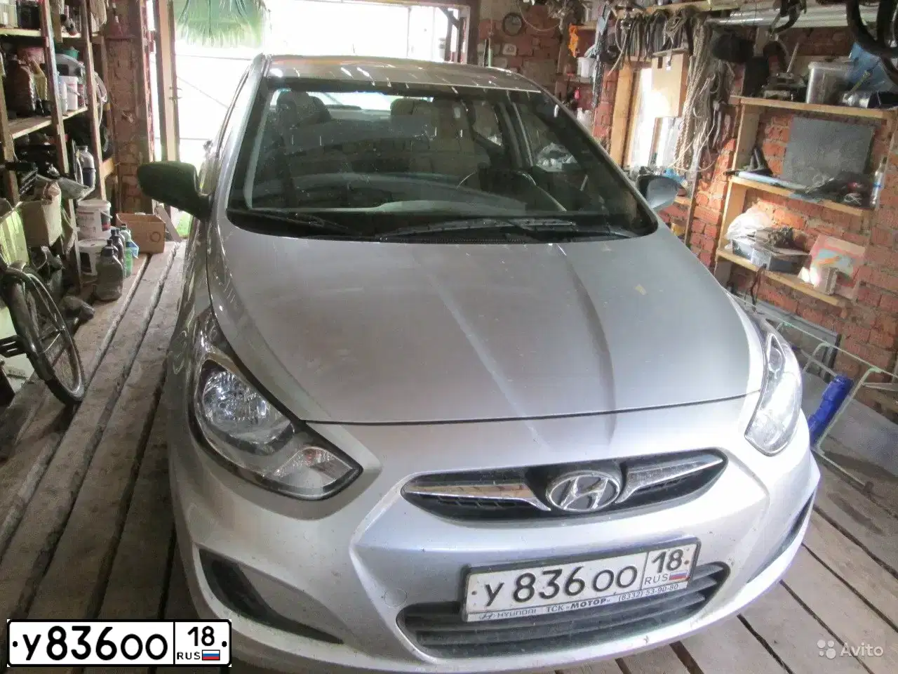 Фото автомобиля HYUNDAI SOLARIS, 2011 — госномер У836ОО18. Цвет: Серебристый
