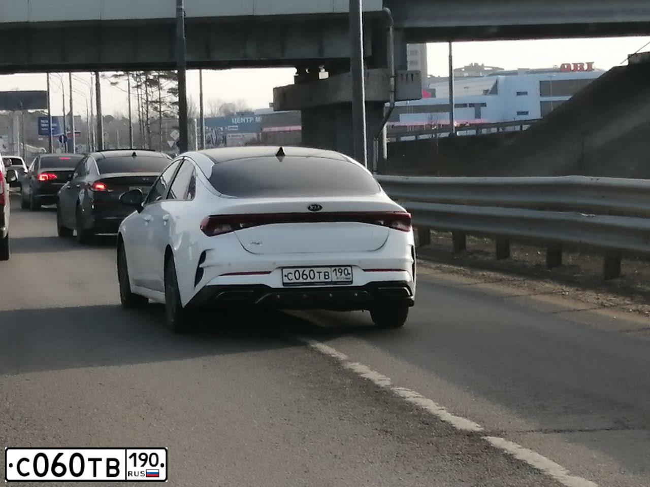 Фото автомобиля MAZDA 626, 1996 — госномер С060ТВ190. Цвет: синий