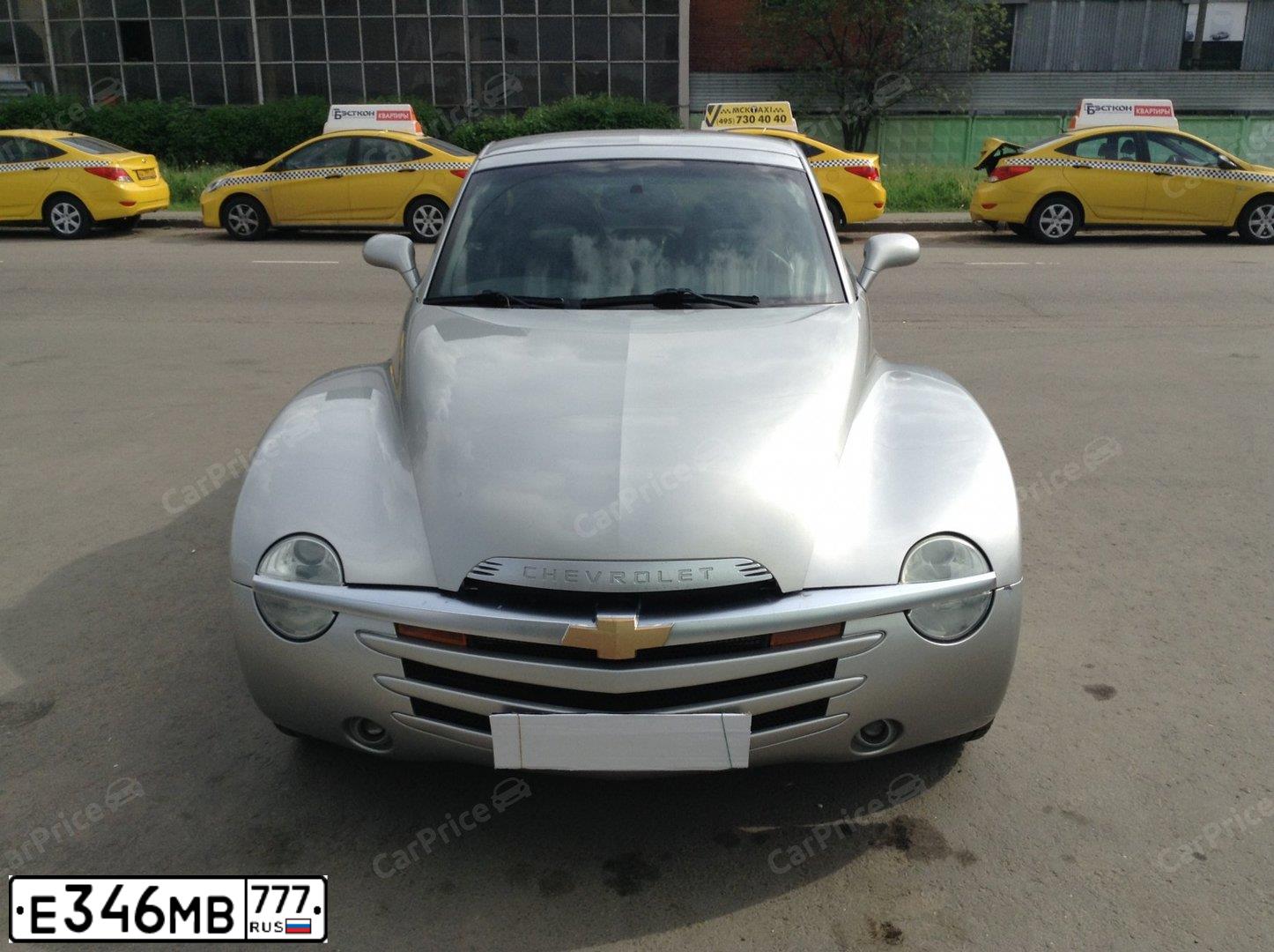 Фото автомобиля CHEVROLET SSR, 2004 — госномер Е346МВ777. Цвет: СЕРЫЙ