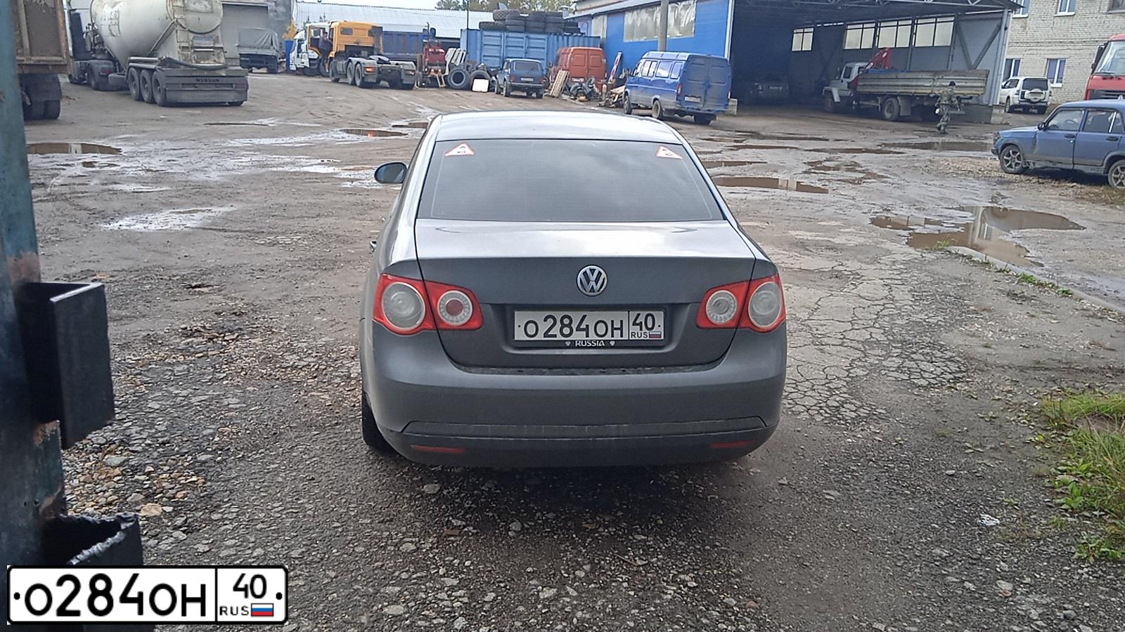Фото автомобиля VOLKSWAGEN JETTA, 2008 — госномер М575УС40. Цвет: СЕРЫЙ ТЕМНЫЙ