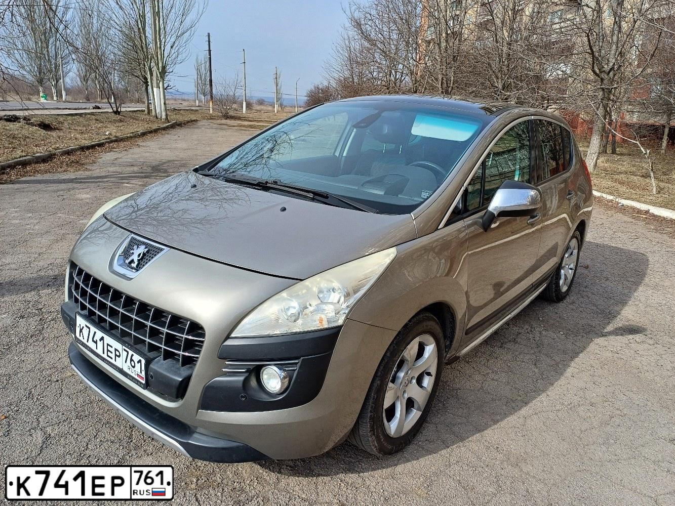 Фото автомобиля PEUGEOT 3008, 2011 — госномер В037АО761. Цвет: СЕРО-БЕЖЕВЫЙ