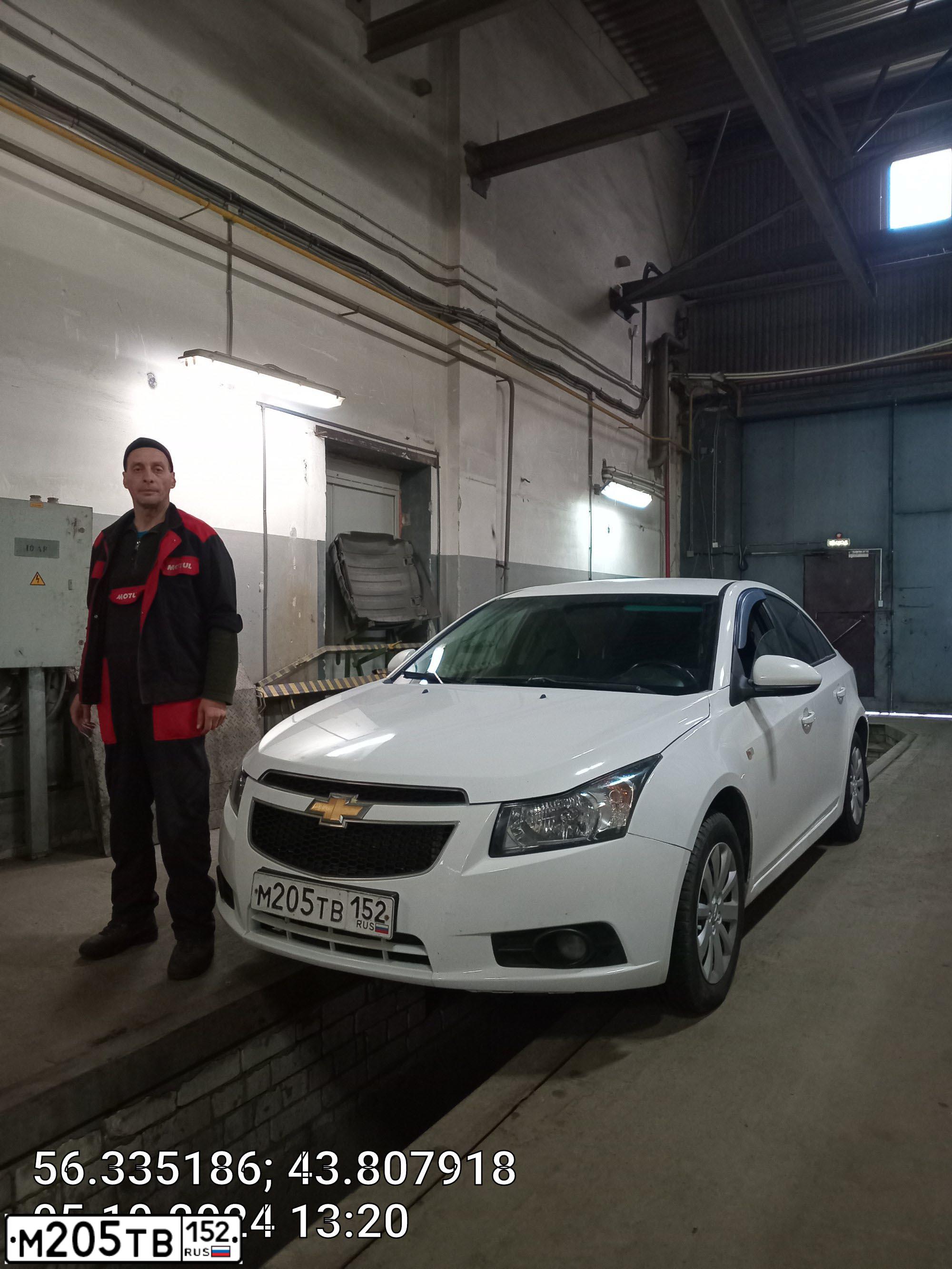 Фото автомобиля CHEVROLET CRUZE, 2011 — госномер М205ТВ152. Цвет: Белый