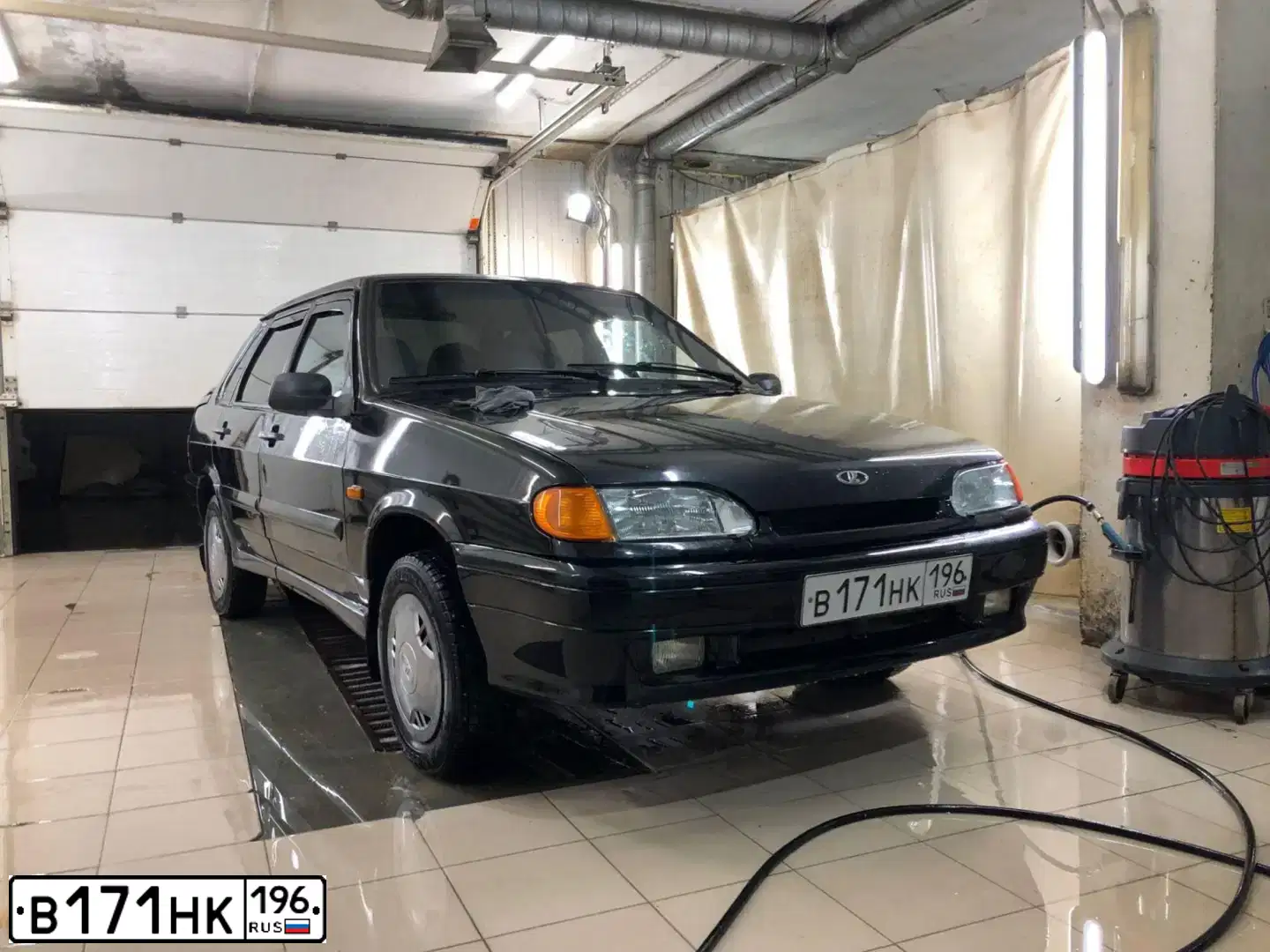 Фото автомобиля LADA 2115 SAMARA, 2011 — госномер К260СХ196. Цвет: СИНЕ-ЧЕРНЫЙ