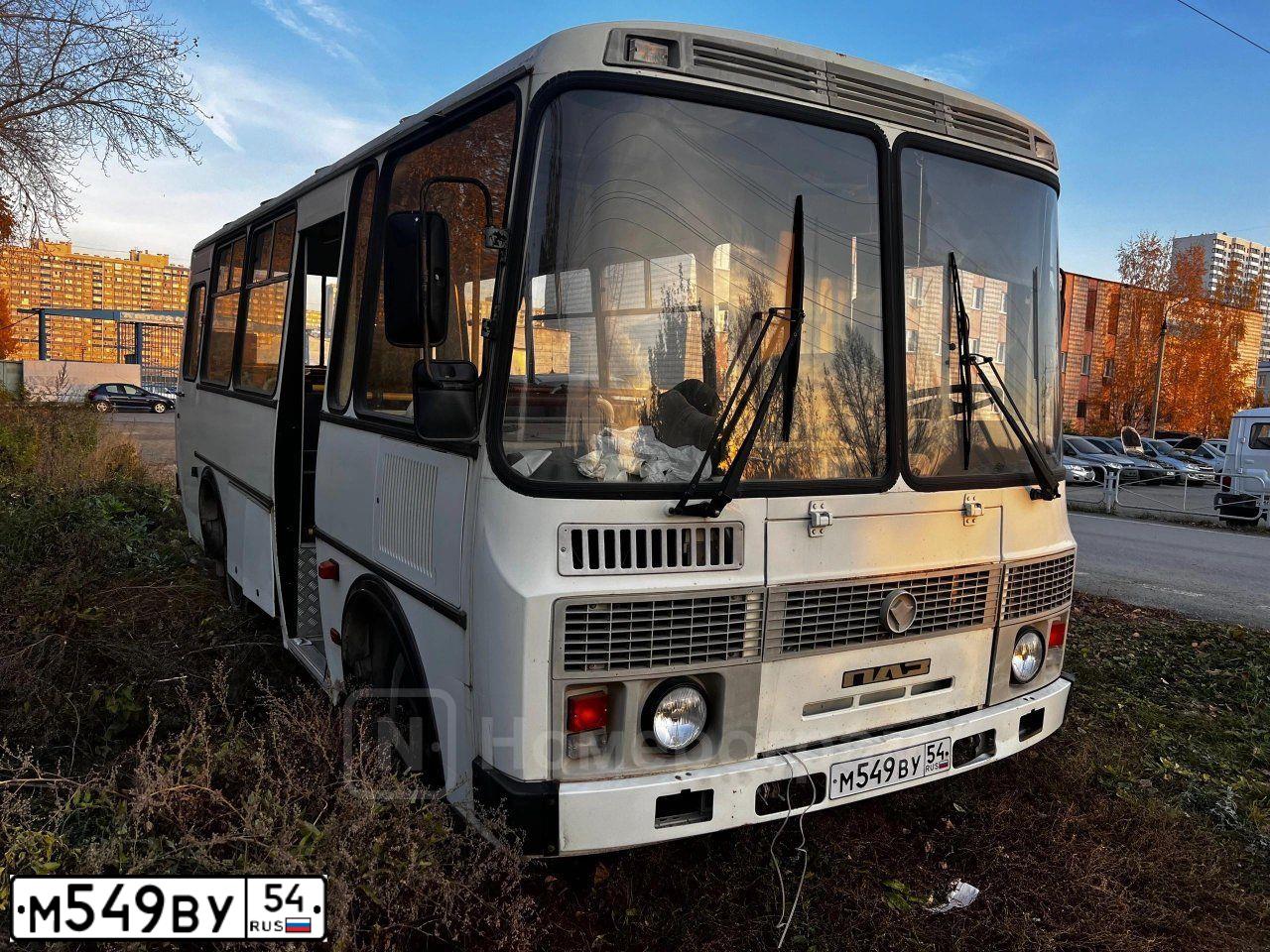 Фото автомобиля PAZ 3205, 2007 — госномер Х065ЕР154. Цвет: Белый