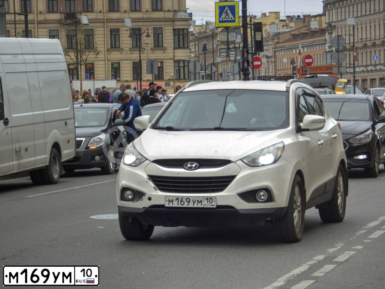 Фото автомобиля HYUNDAI IX35, 2011 — госномер М169УМ10. Цвет: Белый