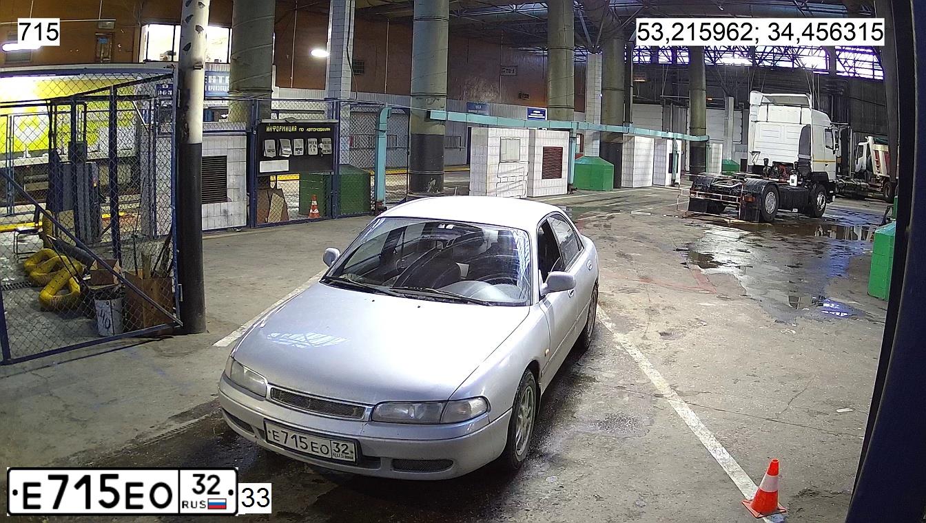 Фото автомобиля MAZDA 626, 1992 — госномер Е715ЕО32. Цвет: СЕРЕБРИСТЫЙ