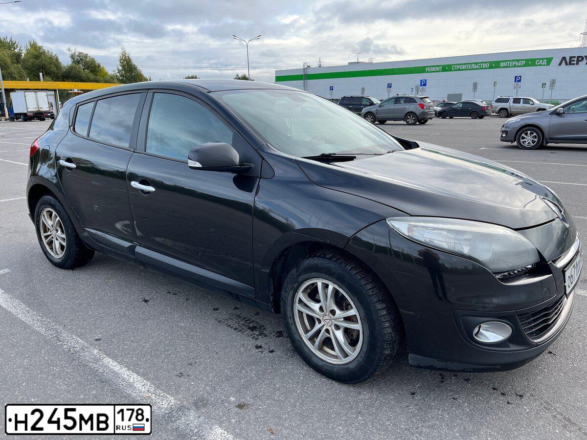 Фото автомобиля RENAULT MEGANE, 2012 — госномер Н054МР198. Цвет: ЧЕРНЫЙ