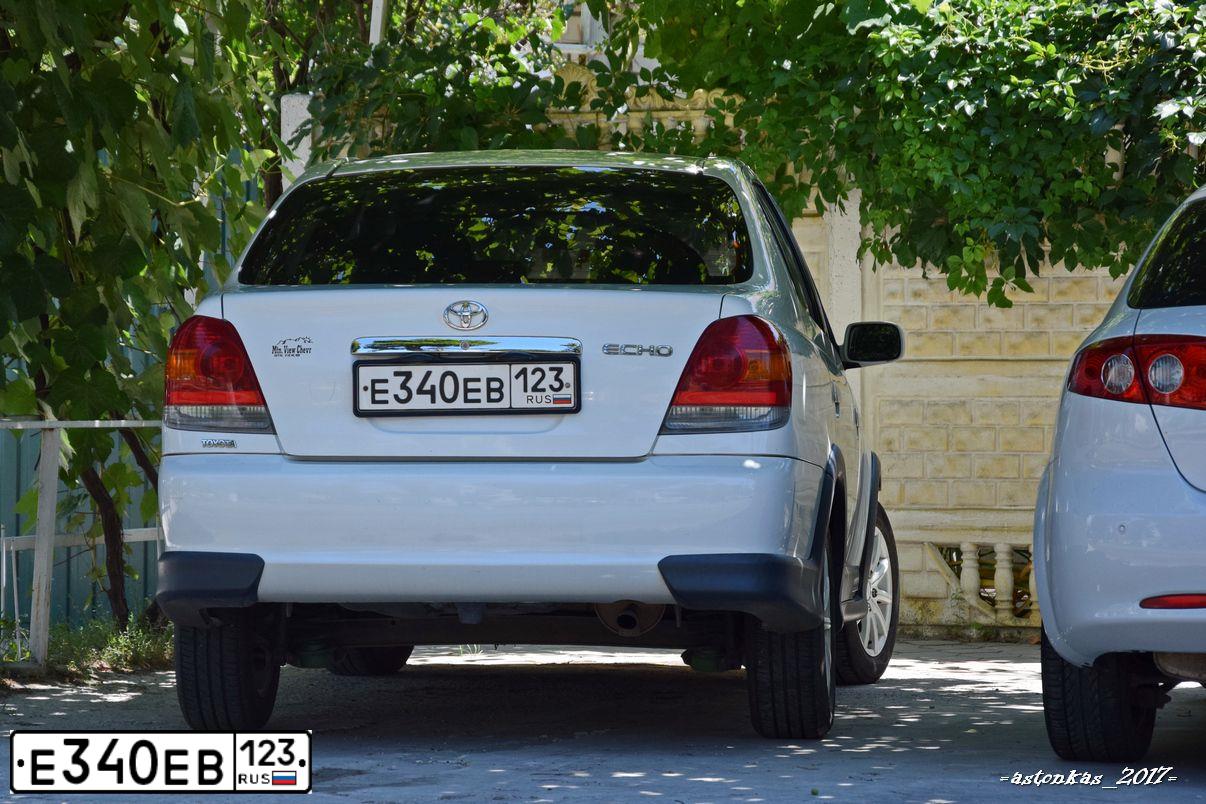 Фото автомобиля TOYOTA ECHO, 2003 — госномер Е340ЕВ123. Цвет: БЕЛЫЙ