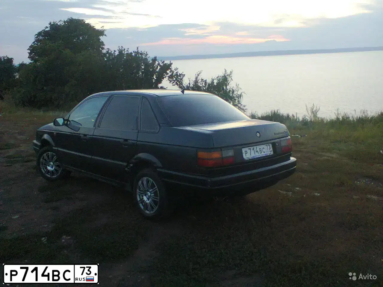 Фото автомобиля VOLKSWAGEN PASSAT, 1991 — госномер Р756ХО73. Цвет: СИНИЙ ТЕМНЫЙ