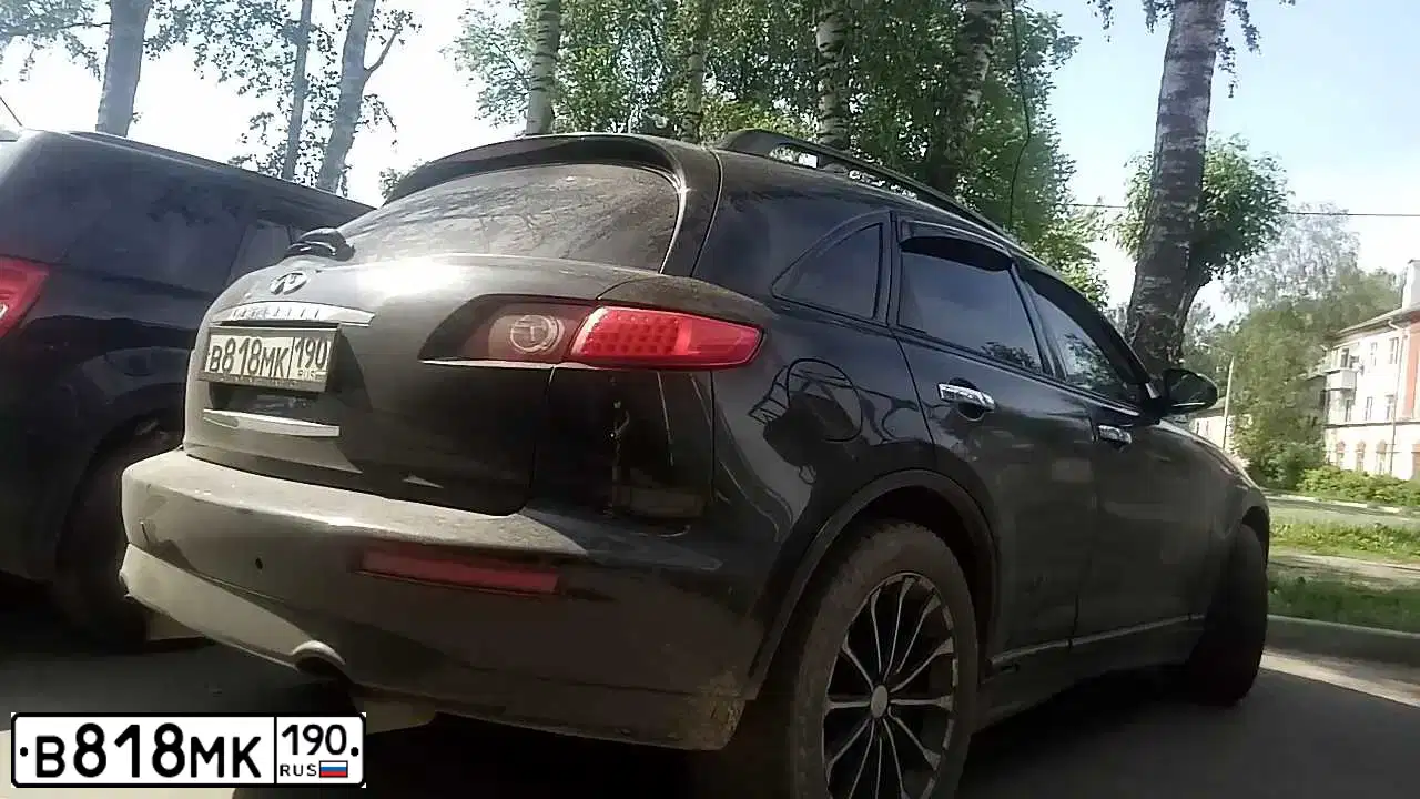 Фото автомобиля INFINITI QX70 /FX/, 2003 — госномер Н444РЕ177. Цвет: ЧЕРНЫЙ
