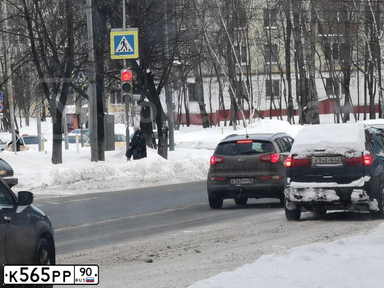 Фото автомобиля KIA SPORTAGE, 2012 — госномер В021МА37. Цвет: Коричневый