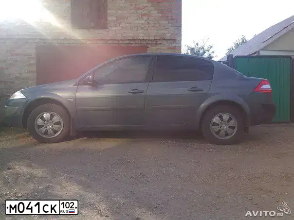 Фото автомобиля RENAULT MEGANE, 2007 — госномер М041СК102. Цвет: Серый