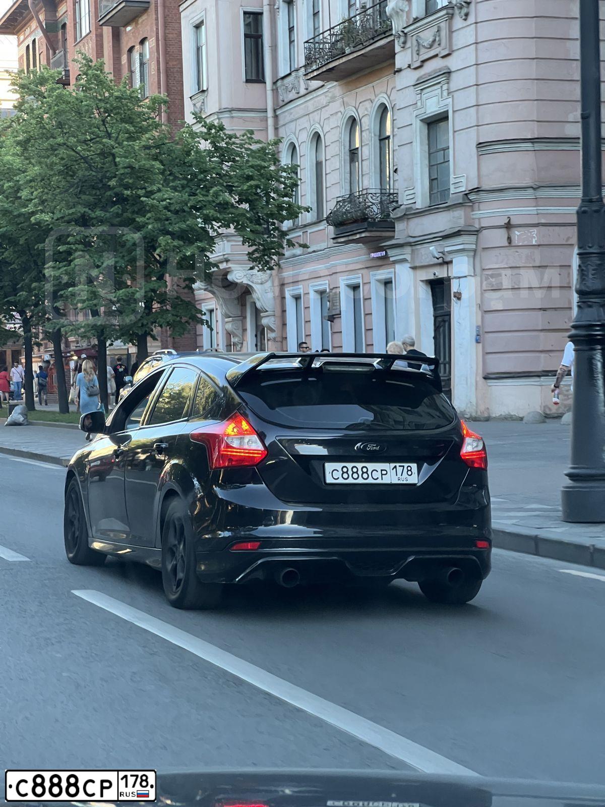 Фото автомобиля FORD FOCUS, 2013 — госномер С888СР178. Цвет: ЧЕРНЫЙ