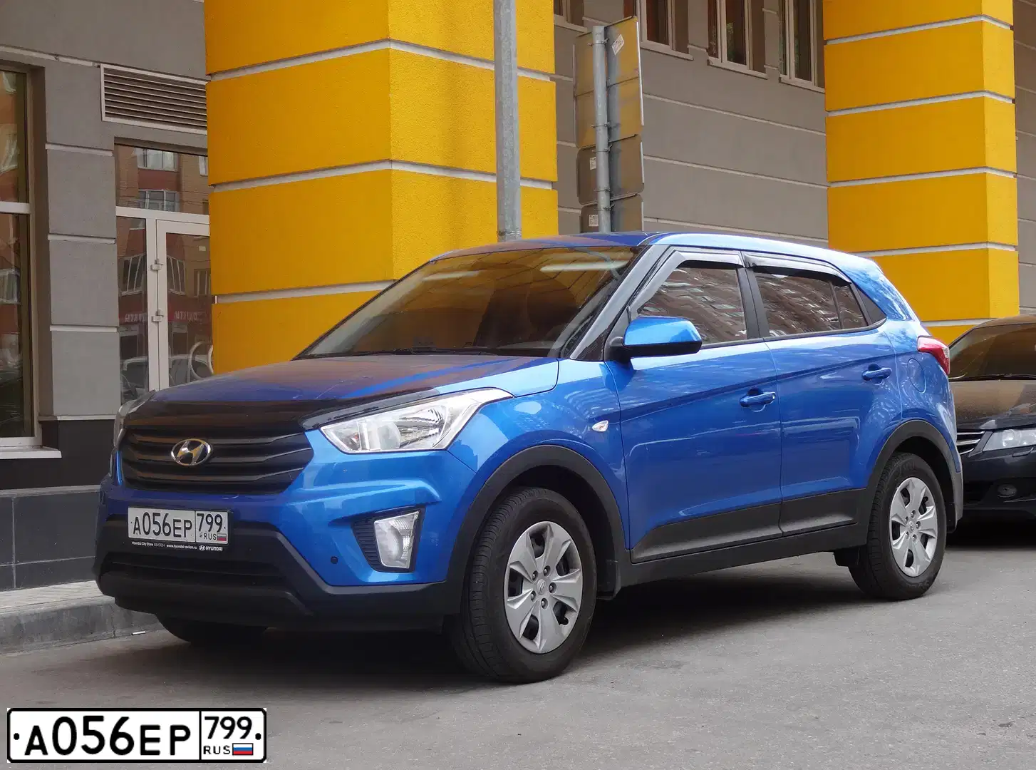 Фото автомобиля ХЕНДЭ CRETA, 2018 — госномер М570ВХ550. Цвет: синий