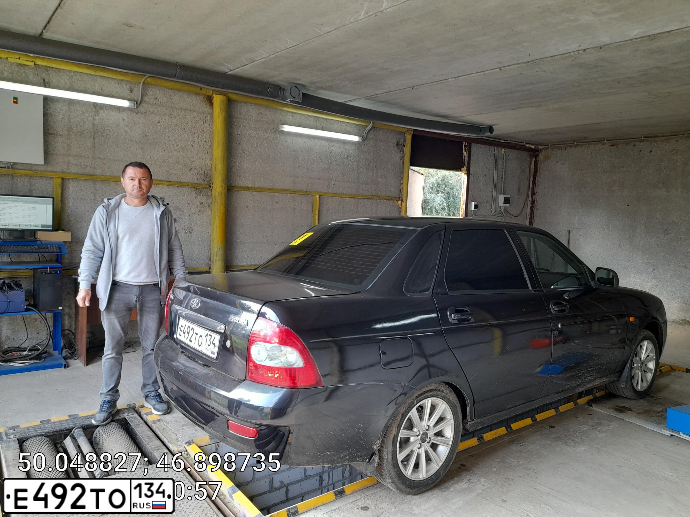 Фото автомобиля LADA 2170 PRIORA, 2008 — госномер Е492ТО134. Цвет: ТЕМНО ЗЕЛЕНЫЙ