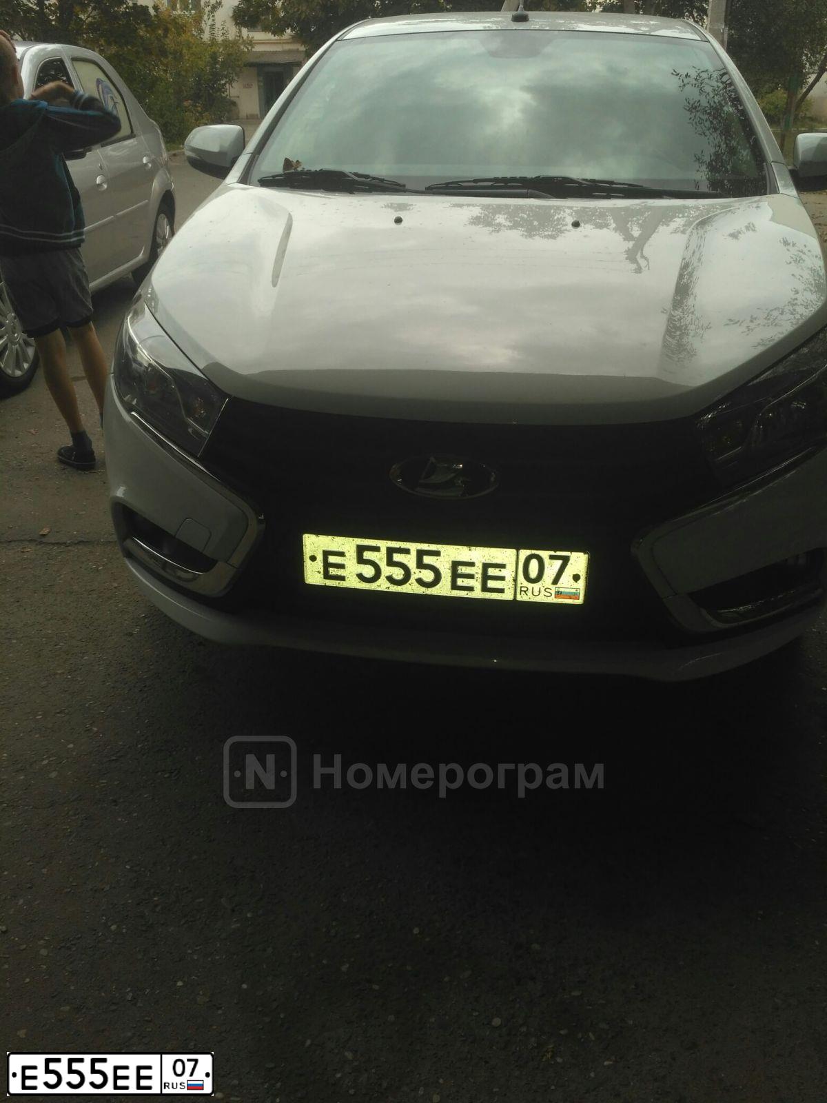 Фото автомобиля LADA 2170 PRIORA, 2015 — госномер Е555ЕЕ07. Цвет: Белый