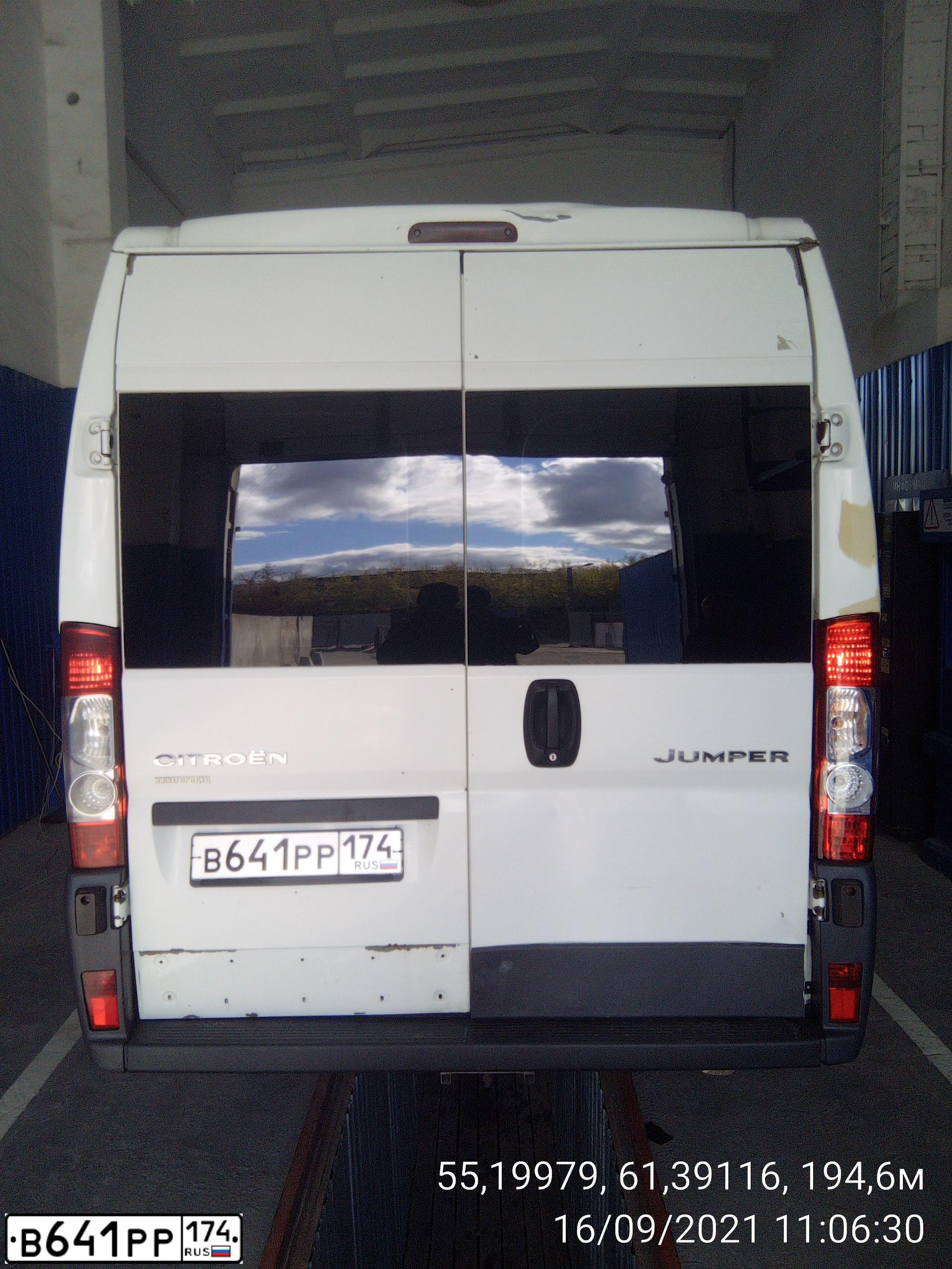 Фото автомобиля CITROEN JUMPER, 2012 — госномер В641РР174. Цвет: Белый