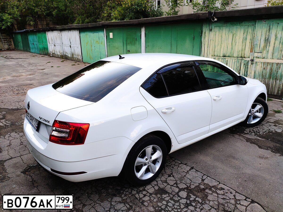 Фото автомобиля SKODA RAPID, 2017 — госномер В076АК799. Цвет: ЗЕЛЕНЫЙ
