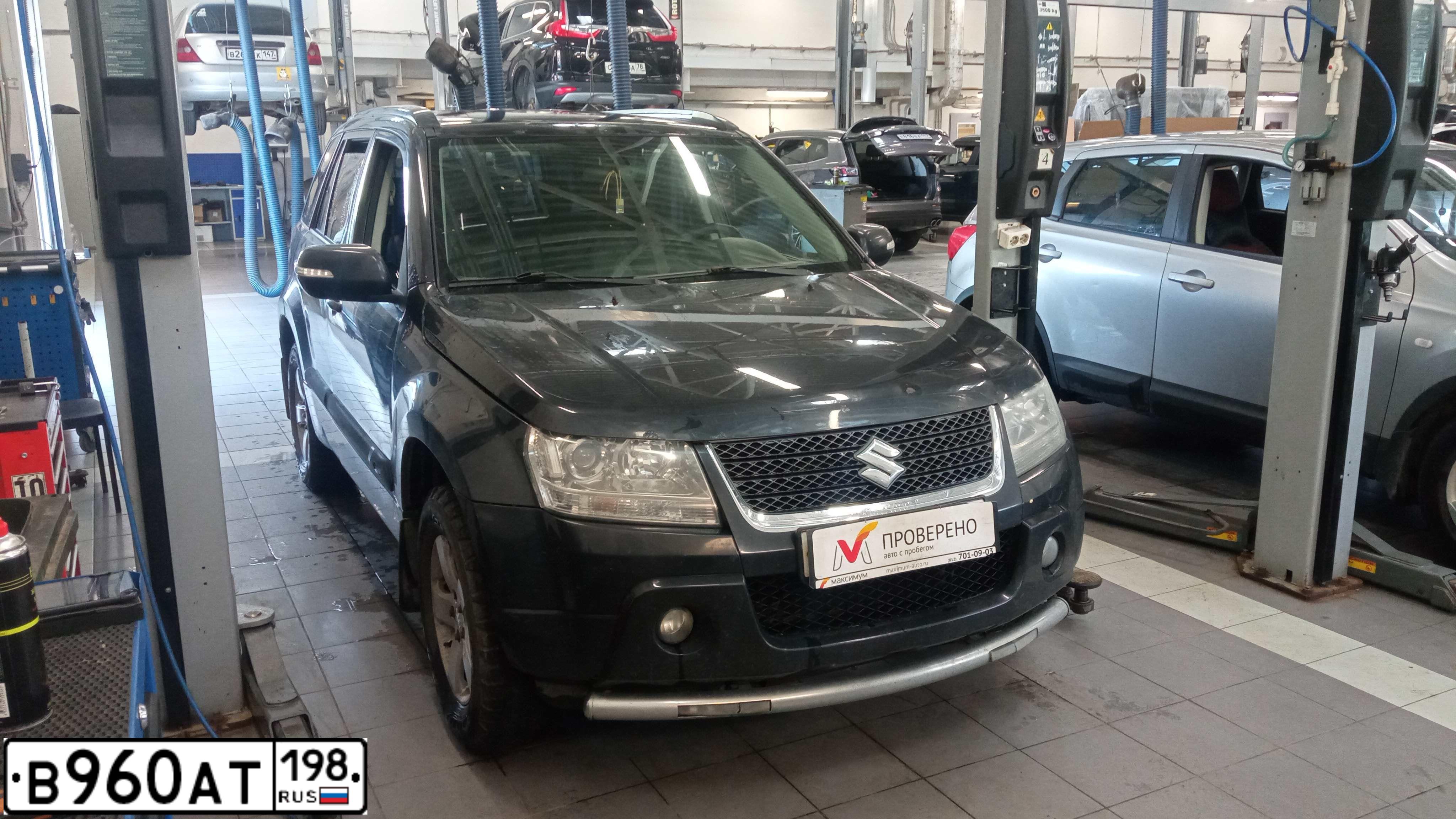 Фото автомобиля SUZUKI GRAND VITARA, 2011 — госномер В960АТ198. Цвет: ЧЕРНЫЙ