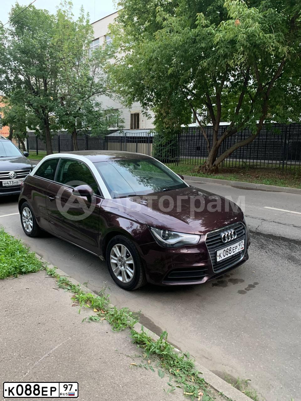 Фото автомобиля AUDI A1, 2012 — госномер К088ЕР97. Цвет: ВИШНЕВЫЙ