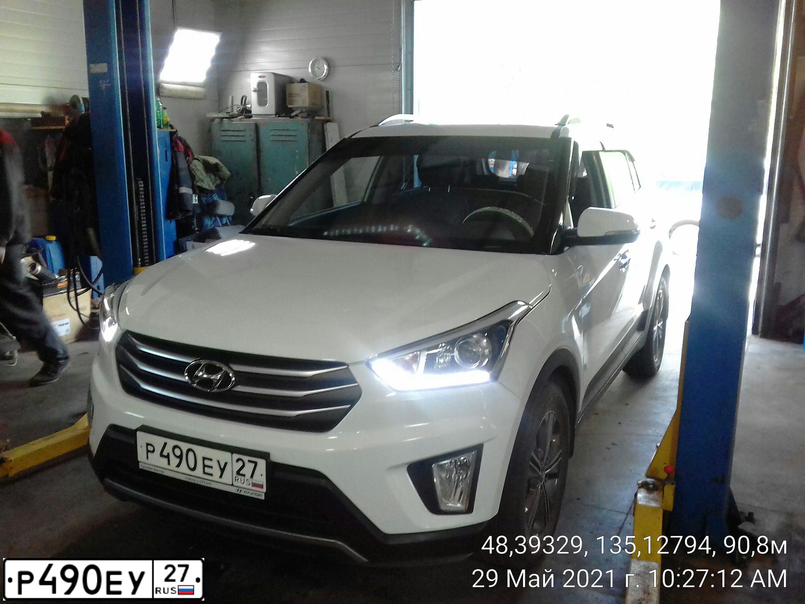 Фото автомобиля HYUNDAI CRETA, 2017 — госномер Р490ЕУ27. Цвет: БЕЛЫЙ
