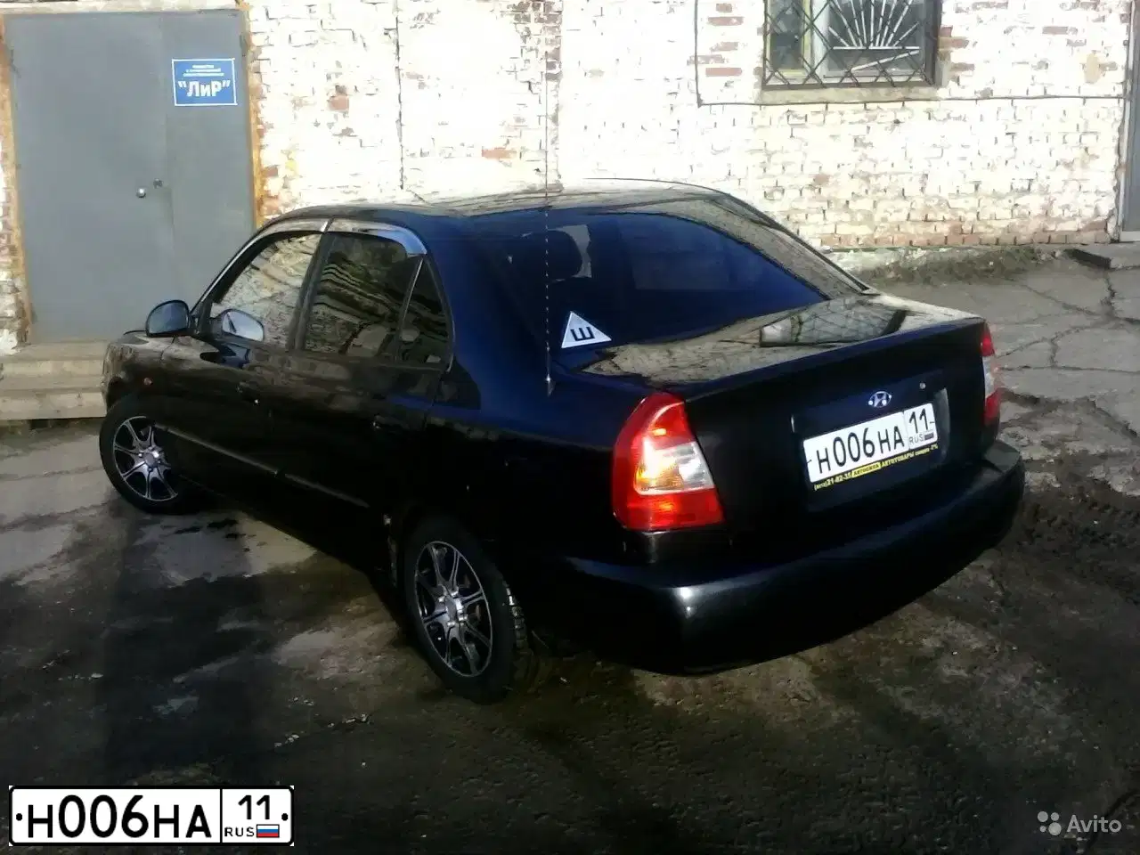Фото автомобиля TAGAZ ACCENT, 2008 — госномер Р943ОУ11. Цвет: ЧЕРНЫЙ