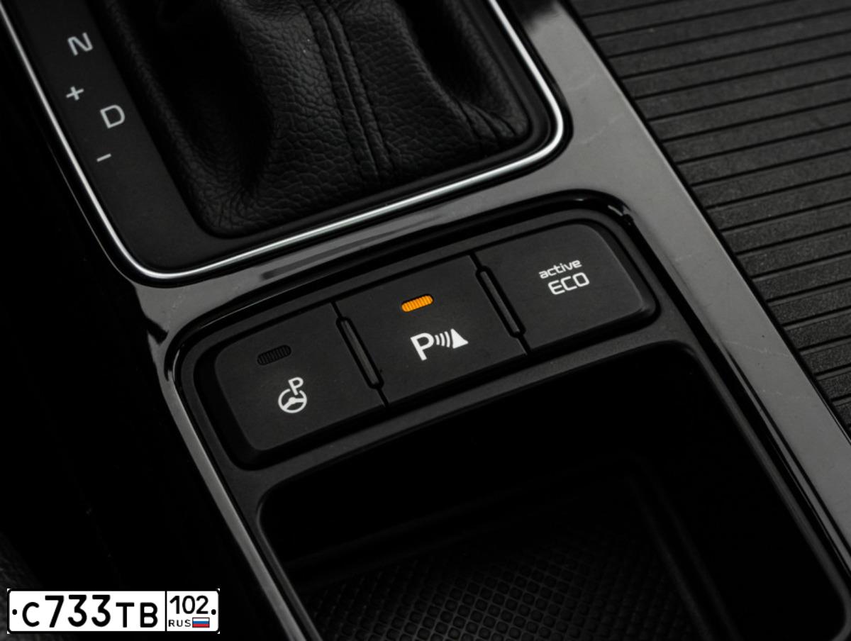 Фото автомобиля KIA SORENTO, 2015 — госномер С805МЕ716. Цвет: Белый