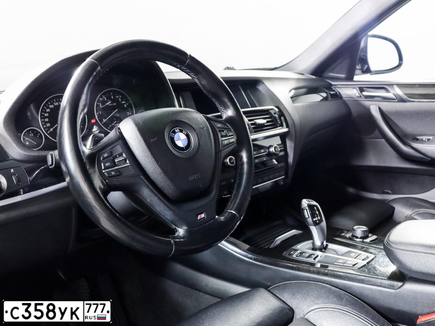 Фото автомобиля BMW X4, 2016 — госномер У382РЕ198. Цвет: ЧЕРНЫЙ