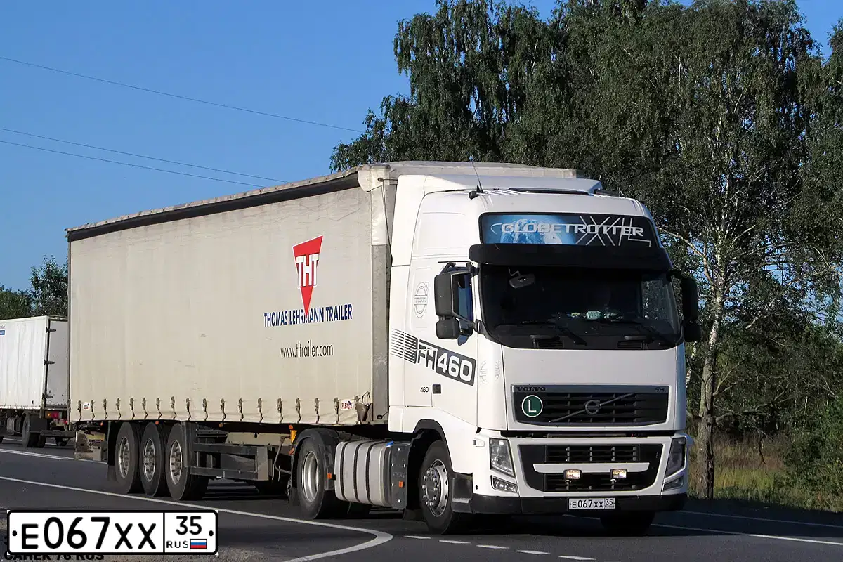 Фото автомобиля VOLVO O SERIE FH 4X2, 2011 — госномер Е067ХХ35. Цвет: БЕЛЫЙ
