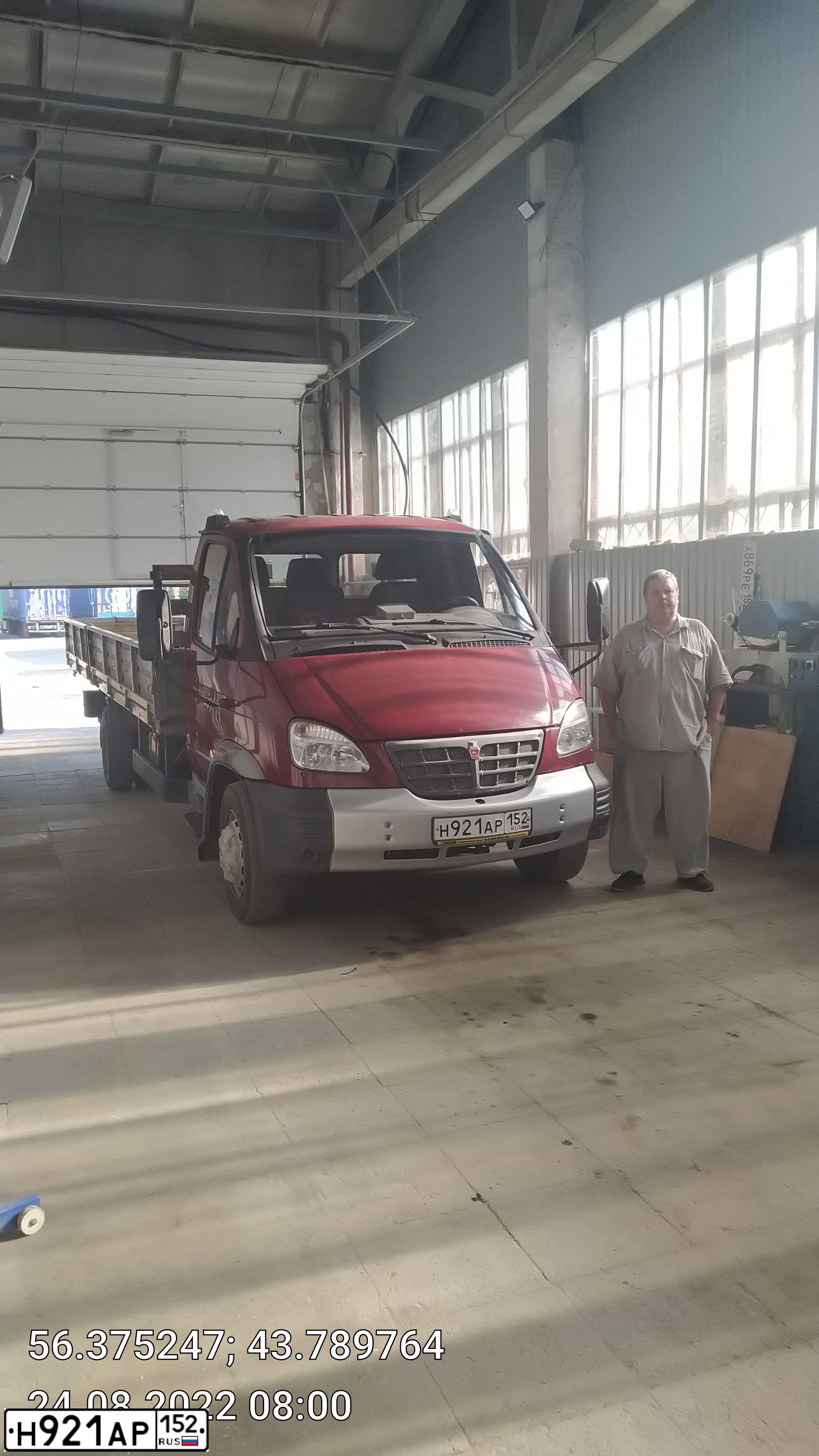 Фото автомобиля GAZ 3310 WALDAI, 2014 — госномер Т133НН152. Цвет: ВИШНЕВЫЙ